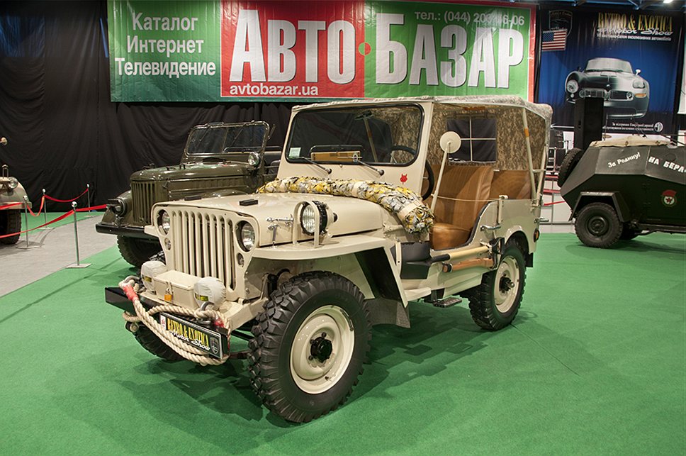 В Киеве состоялась выставка ретроавтомобилей «Ретро и Экзотика Мотор Шоу», более 95% экспонатов которой ранее не были представлены широкой публике