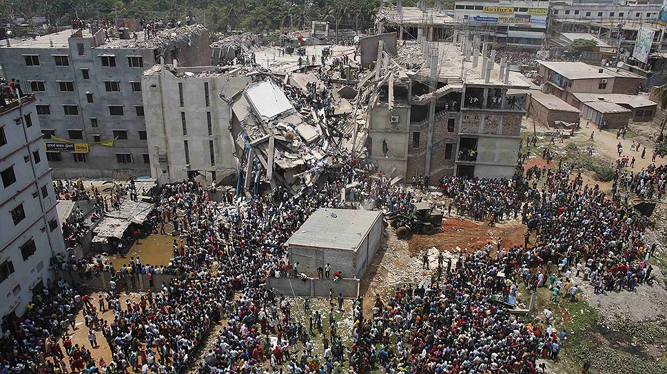 В городе Дакка обрушилось восьмиэтажное здание Rana Plaza, в котором находились швейная фабрика, банк и несколько магазинов. По меньшей мере 80 человек погибли, более 600 ранены, под завалами остаются сотни человек. В момент инцидента в здании могли находиться около 2 тыс. человек.