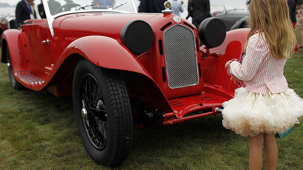 Участники Concours d`Elegance стараются представить свои автомобили в идеальном внешнем и техническом состоянии. На фото - Alpha Romeo 8C 2300 Figoni Tourer 1933 года