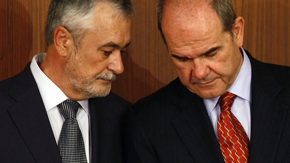 Бывшие руководители регионального правительства испанского региона Андалусия, социалисты Хосе Антонио Гриньян (слева) и Мануэль Чавес