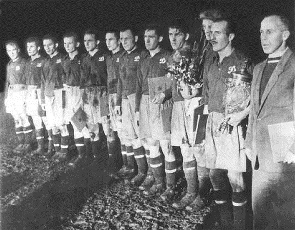 1929 год. Футболисты киевского «Динамо» провели свой первый международный матч (со сборной рабочих Нижней Австрии)
