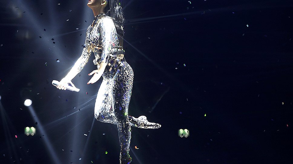 Выступление Кэти Перри на церемонии MTV Europe Music Awards-2013