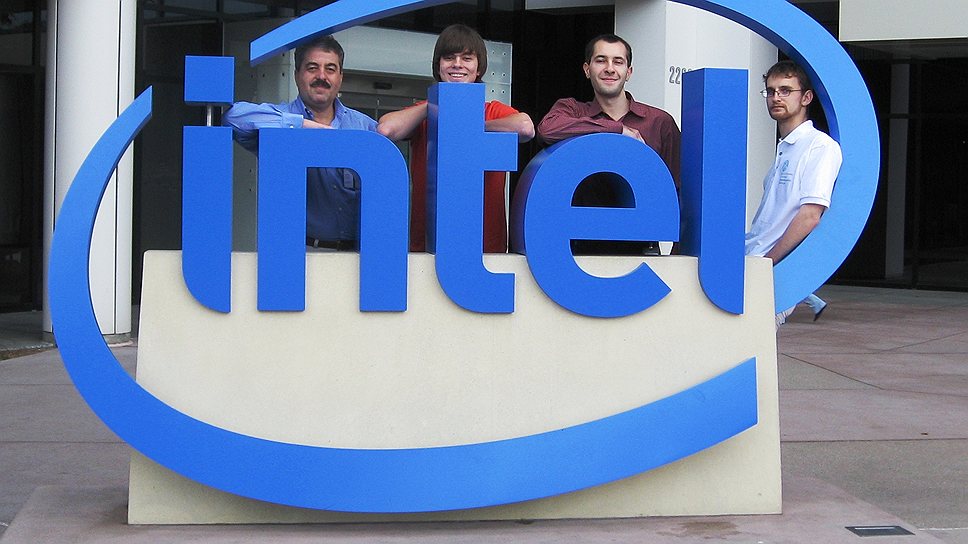 1971 год. Фирма Intel выпустила свой первый микропроцессор — модель 4004