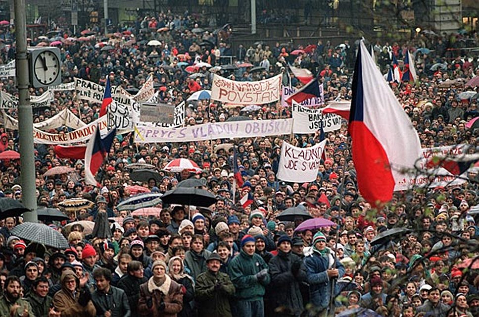 1989 год. Началась «бархатная революция» в Чехословакии