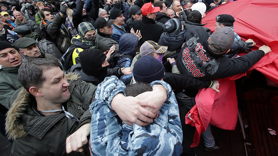 В Украине проходят массовые митинги против приостановки процесса евроинтеграции