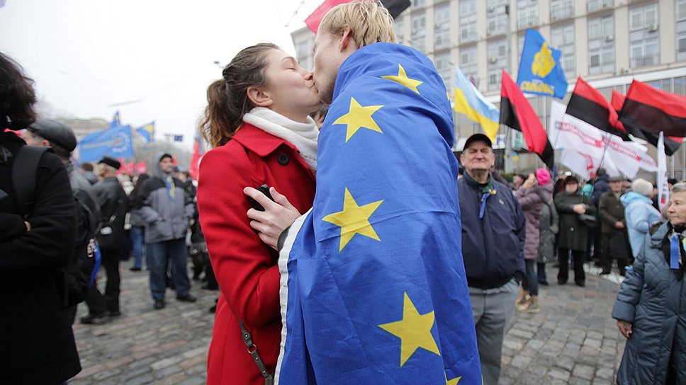 В Украине проходят массовые митинги против приостановки процесса евроинтеграции