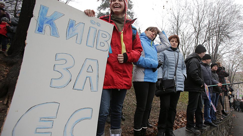 В Украине проходят массовые митинги против приостановки процесса евроинтеграции