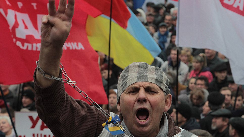 В Украине проходят массовые митинги против приостановки процесса евроинтеграции