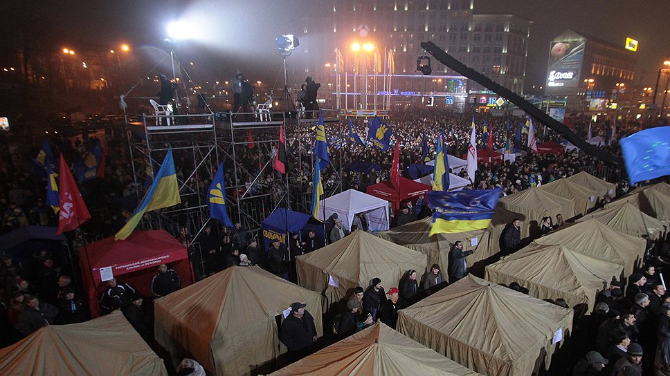 В Украине проходят массовые митинги против приостановки процесса евроинтеграции