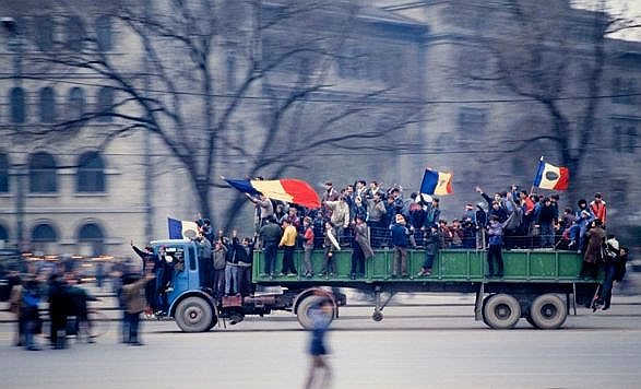 1989 год. В Румынии свергнут коммунистический режим Николае Чаушеску