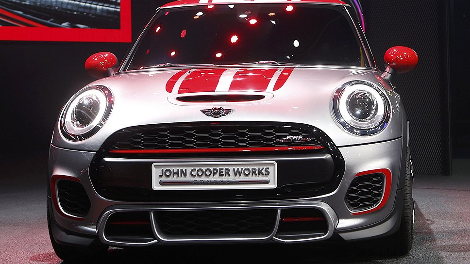 Одной из новинок автосалона стал John Cooper Works - самая мощная версия хэтчбека Mini. 