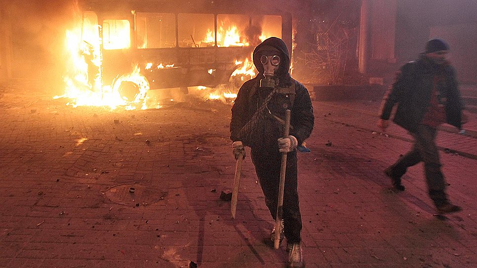 В Киеве на улице Грушевского произошли столкновения митингующих с правоохранителями