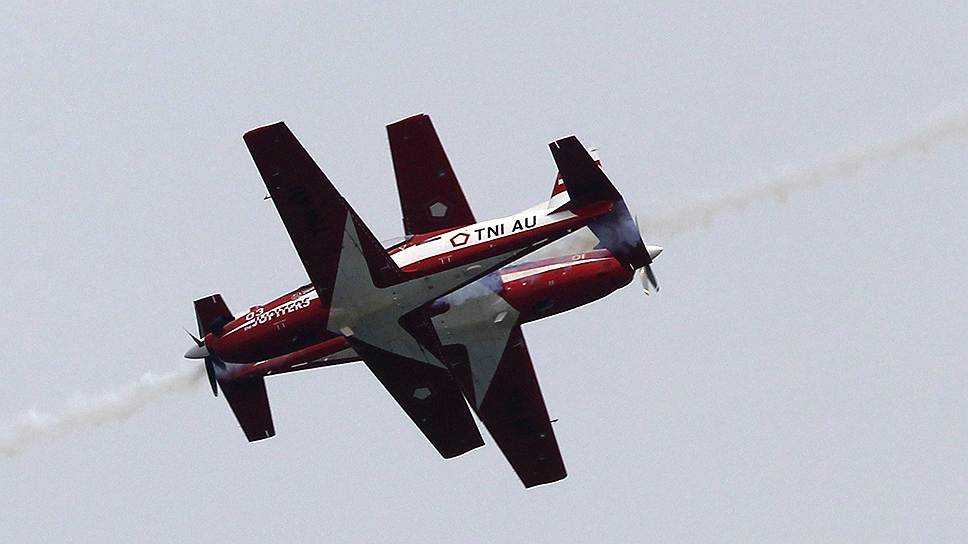 Пилотажная группа «Юпитер» военно-воздушных сил Индонезии во время Singapore Airshow 2014