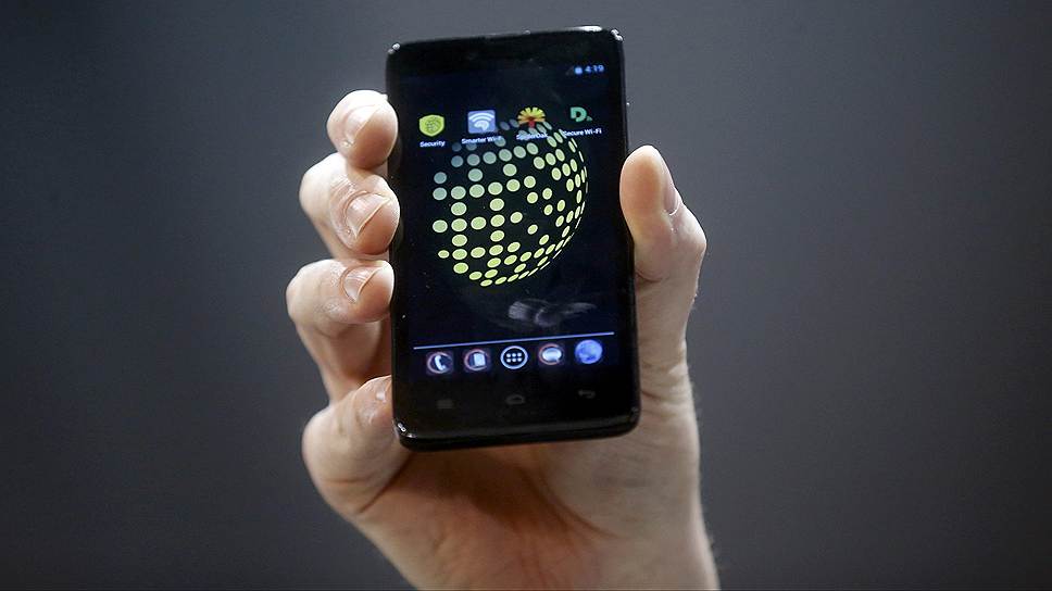 Blackphone на базе операционной системы Android. Предназначен для быстрого обмена текстовыми, видео и голосовыми сообщениями. Он передает информацию в зашифорованом виде, что позволяет сохранять пользователям достаточный уровень приватности