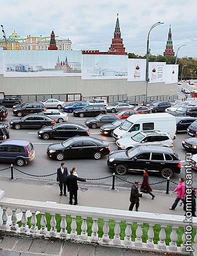 Место, выделенное под строительство реставрационно-депозитарного комплекса для музеев Московского Кремля в районе Боровицкой площади