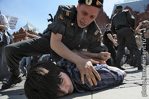 Столичная милиция приняла геев со всей силой своей нежности