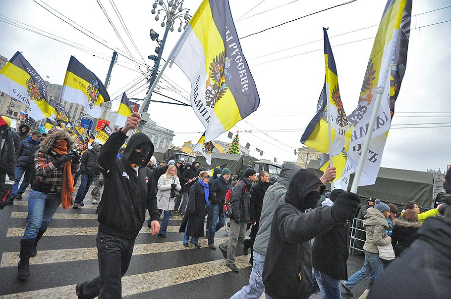 Участники митинга оппозиции. Митинг под лозунгом &amp;quot;За честные выборы&amp;quot; прошел на площади Революции