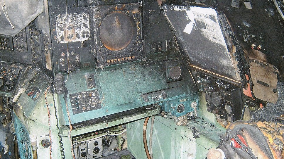 &amp;quot;Задымление&amp;quot;, о котором сообщали чиновники из управления пресс-службы и информации Минобороны РФ, превратило рабочие места экипажа Ту-95МС в обуглившиеся руины. Восстанавливать здесь нечего