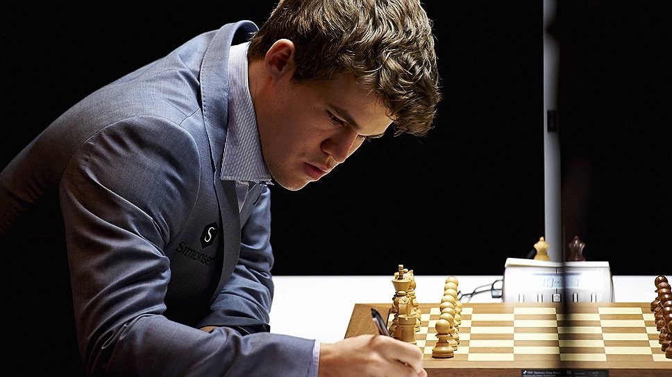 Магнусу Карлсену (на фото), чтобы рассчитывать на итоговое первенство, нужно обязательно одолеть Сергея Карякина в очном поединке, пусть черными фигурами. И ему это удалось