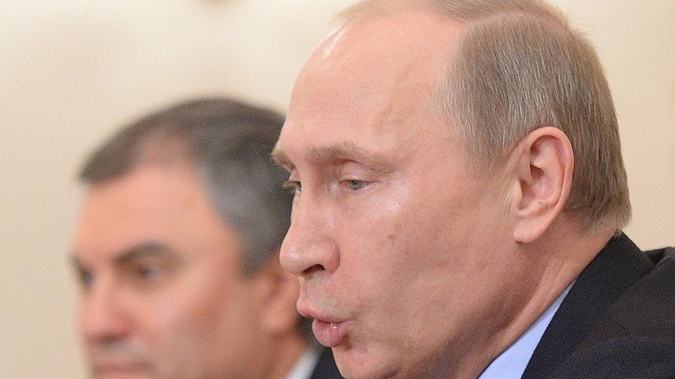 Владимир Путин призвал губернаторов почувствовать на плечах ответственность, а не радостно по ним &amp;quot;похлопывать&amp;quot;