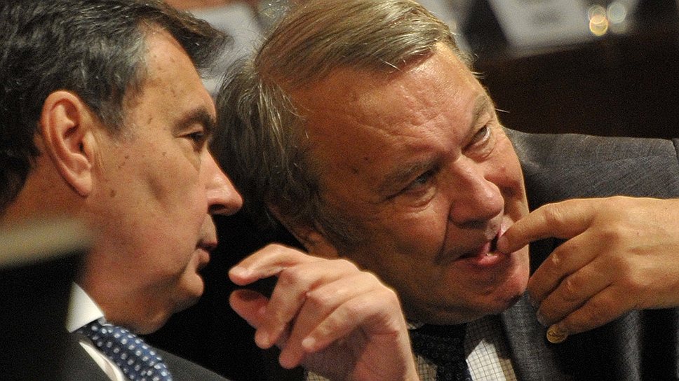 Депутаты Госдумы пообещали Владимиру Фортову (справа), что уже сегодня начнут обсуждать по существу поправки к реформе РАН