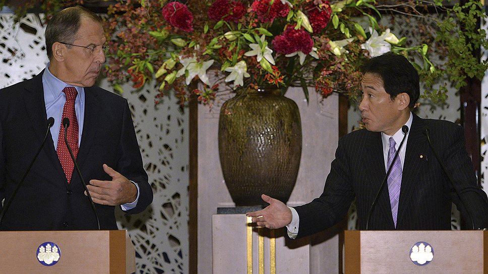 Главы МИД РФ и Японии Сергей Лавров и Фумио Кисида договорились углублять двусторонние отношения, несмотря на территориальные споры 