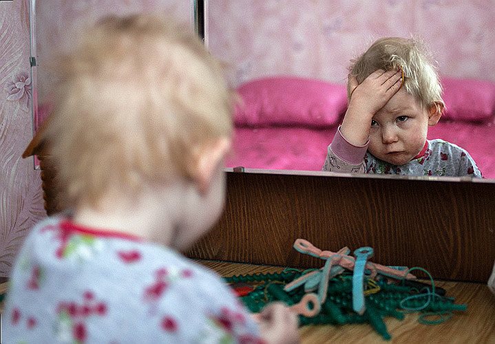 Ане то ли повезло, то ли не повезло родиться в Тайшете. После рождения врачи сказали, что она здорова. На вторые сутки, что у нее насморк. А на третьи сутки Аня стала задыхаться