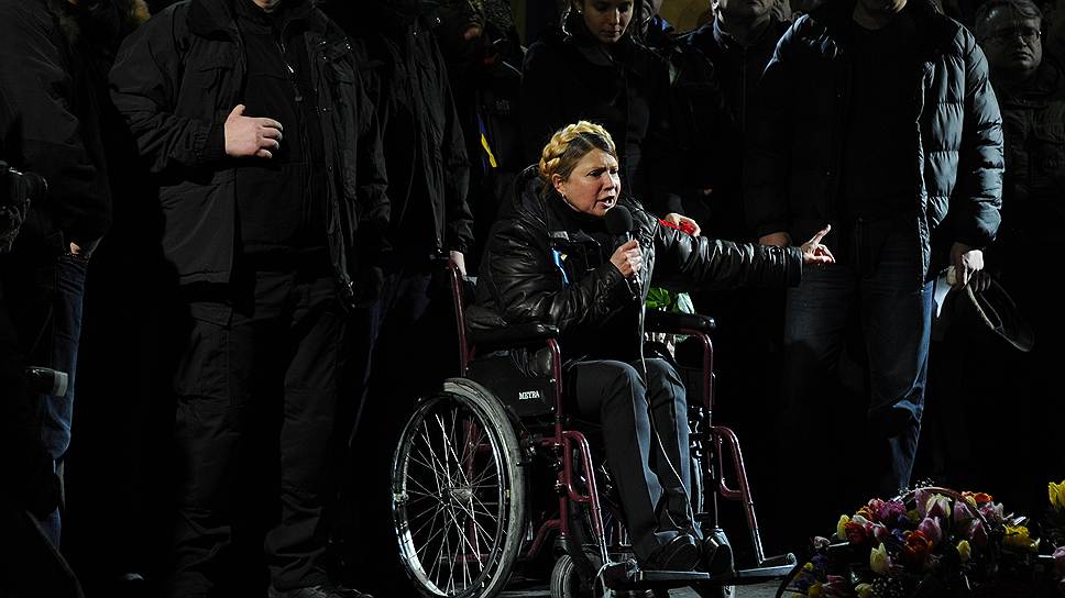 Юлия Тимошенко вернулась в большую политику в инвалидном кресле