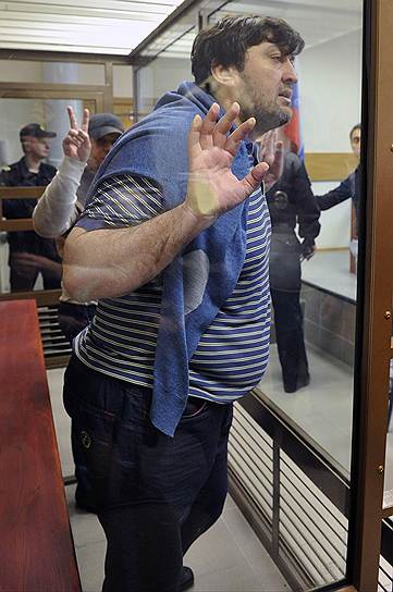 Авторитетный чеченец Адам Тарамов  получил срок за хранение наркотиков и пистолета