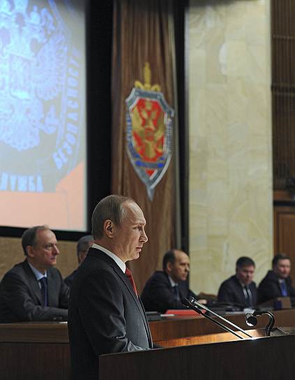Президент России Владимир Путин призвал граждан России бороться с врагами России