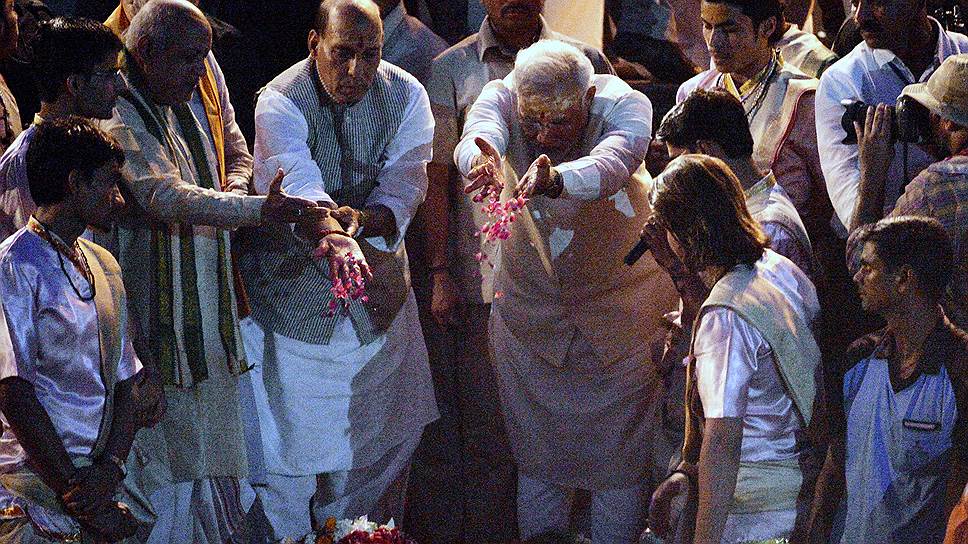 Будущий премьер Индии Нарендра Моди поблагодарил священный Ганг за свою победу на выборах 