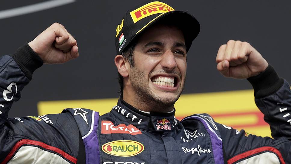 Гонщик Red Bull Даниэль Риккардо выиграл вторую гонку в этом сезоне. Во всех остальных победили представители Mercedes