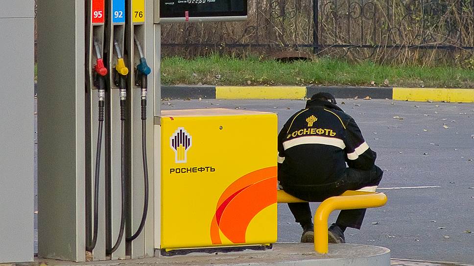 «Роснефть» поделится бензином с Trafigura