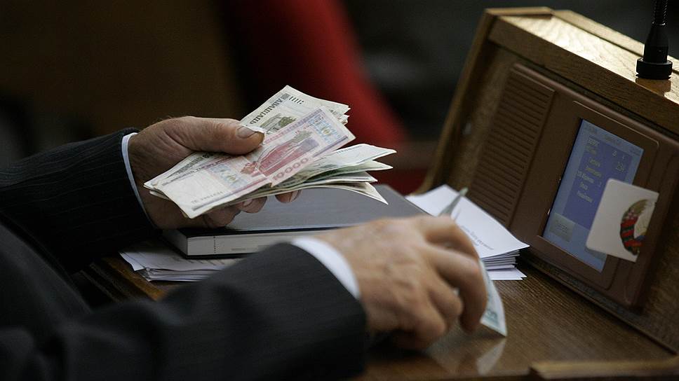 Как Таможенный союз спасает национальные валюты от давления из России
