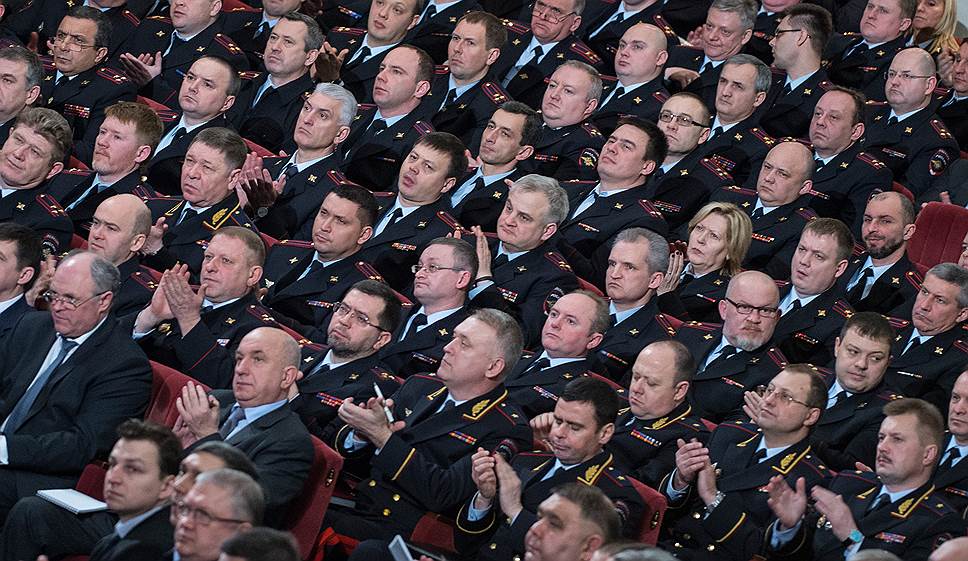 В ряды МВД могут влиться наркополицейские и паспортисты
