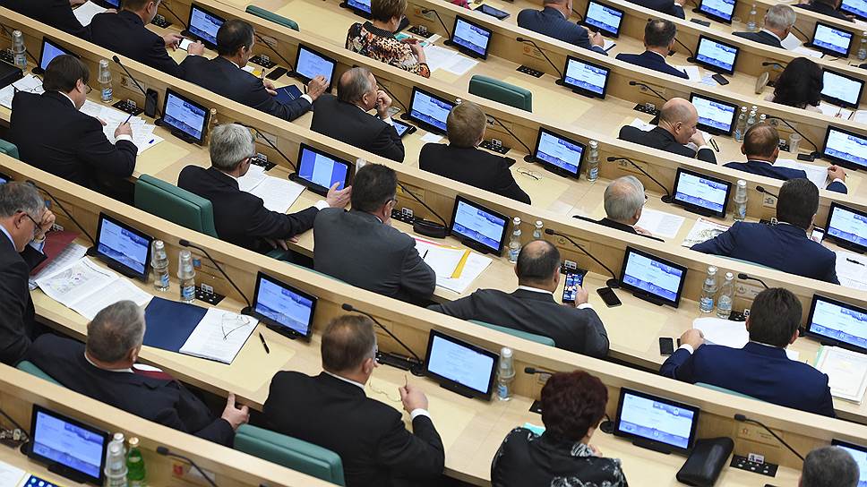 Совет федерации сокращает расходы на 75 млн рублей