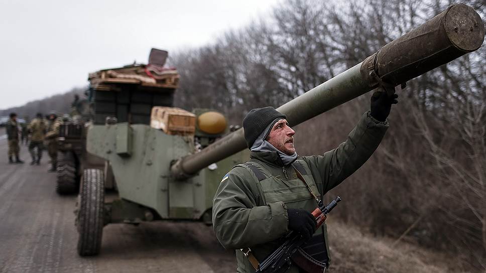 Как украинская армия начала отвод вооружений