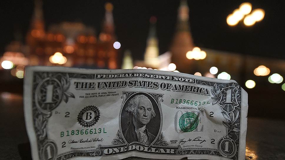 Почему курс рубля продолжает падать