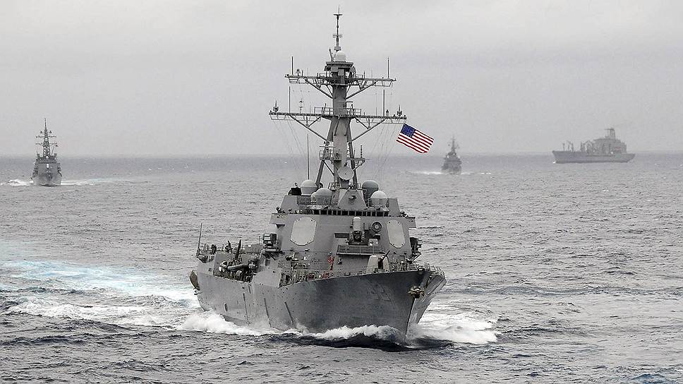 Как американский корабль зашел в территориальный спор