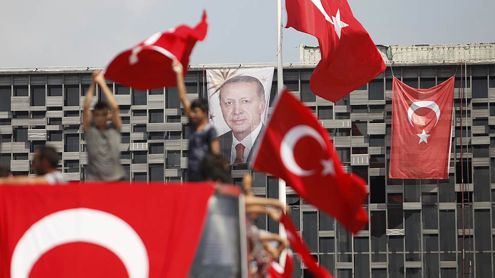 Турцию призвали к демократическому порядку