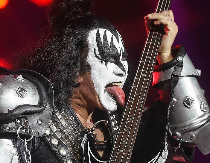 Участники Kiss изо всех сил стараются меняться как можно меньше — и знаменитый грим, как оказалось, в этом очень помогает