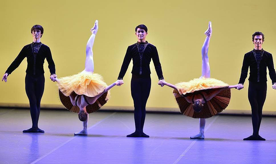 «Вариации на тему рококо» позволили выпускникам МГАХ испытать на себе современные ракурсы классического танца