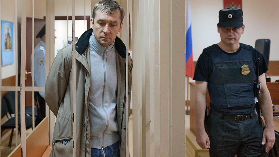 Дмитрий Захарченко взял в подельники семью