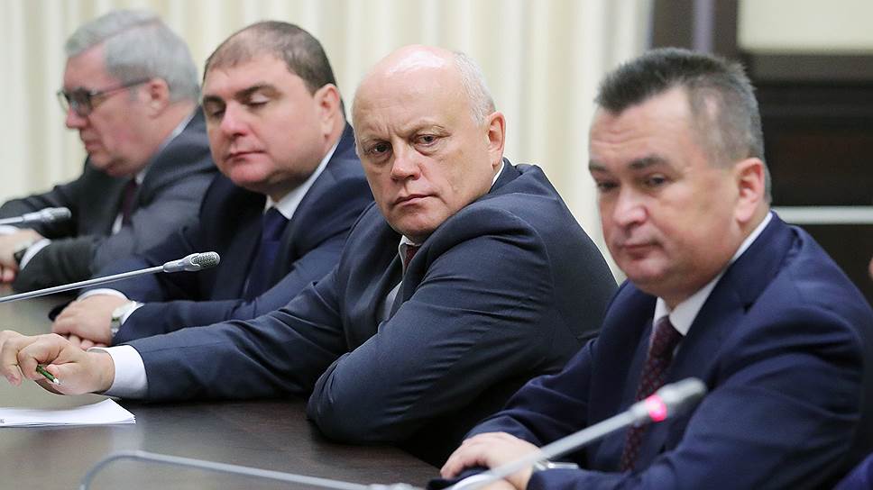 Экс-губернаторы узнали от Владимира Путина, что они остались в его команде даже после отставок 
