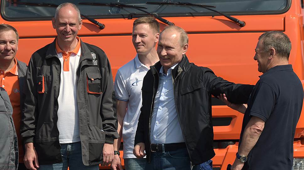 Ради чего Владимир Путин сел за баранку «КамАЗа»