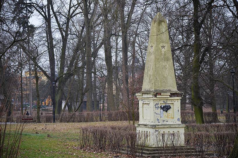 Обелиск в Сцинаве