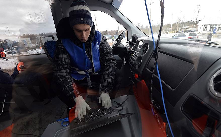 Проверку безопасности беспилотных автомобилей, как считают эксперты, должно оплачивать правительство РФ