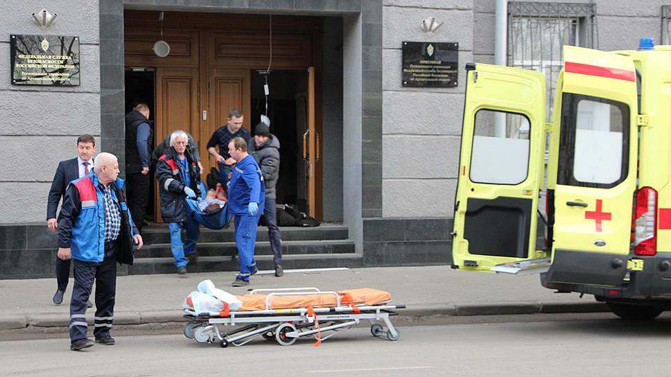 Как в России проводили обыски и допросы в связи с терактом в управлении ФСБ