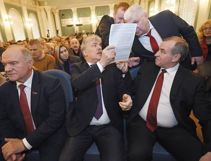 Отставка Сергея Левченко (справа) подтолкнула лидера КПРФ Геннадия Зюганова (слева) к резким высказываниям, а Павел Грудинин (в центре) допускал их и раньше