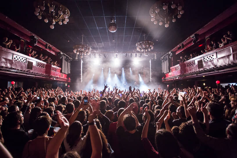 Благодаря недавно проведенному эксперименту в Sala Apolo у других залов тоже появился шанс уже летом вернуться к прежней жизни